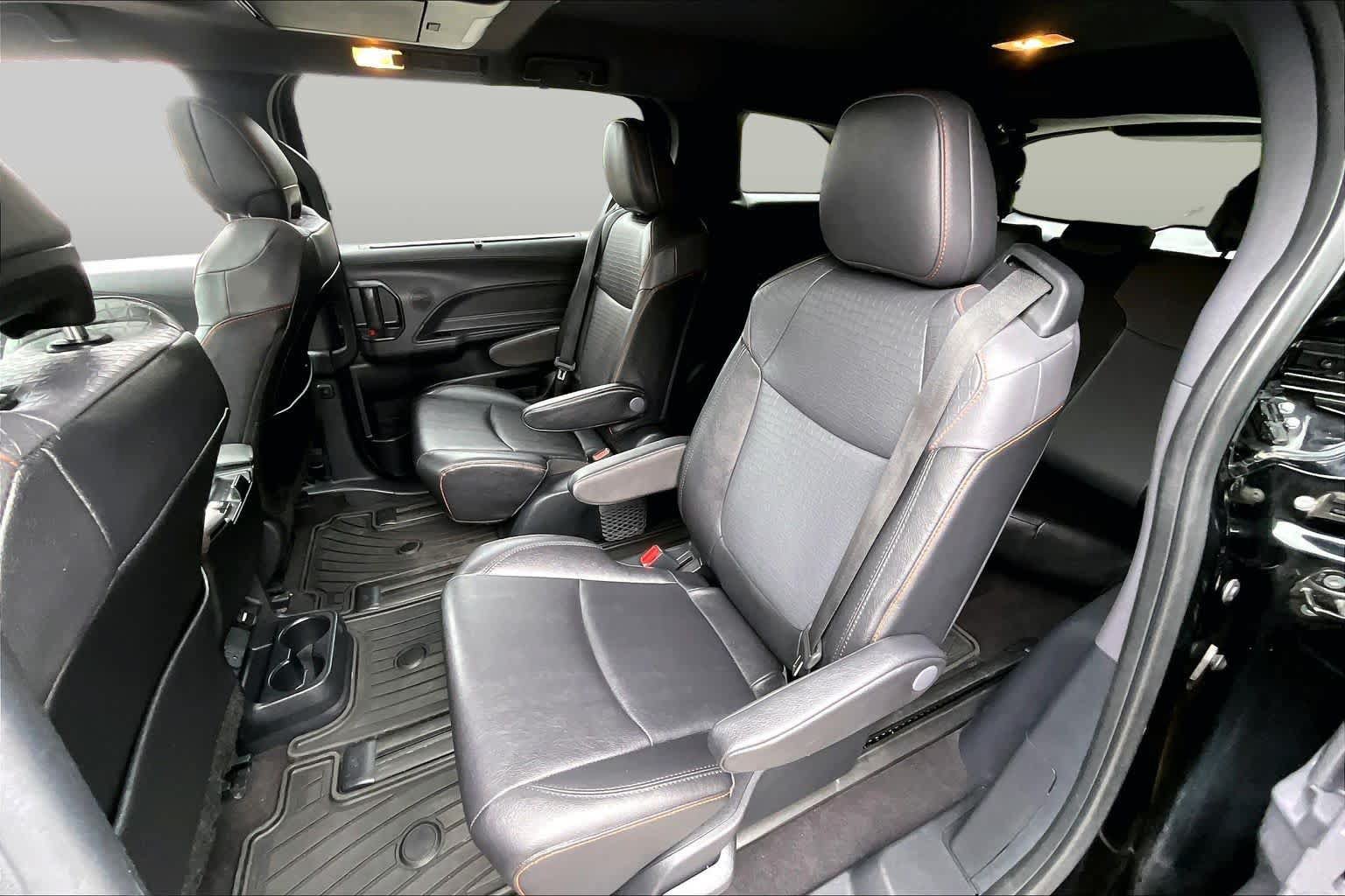 Used 2023 Toyota Sienna XSE w/ XSE Plus Package AWD/4WD image 20