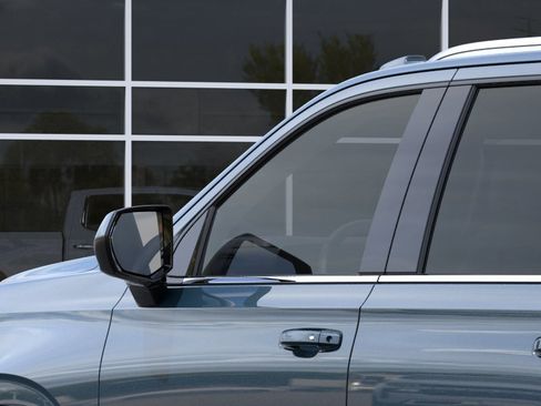 New 2026 Chevrolet Suburban LS image 12