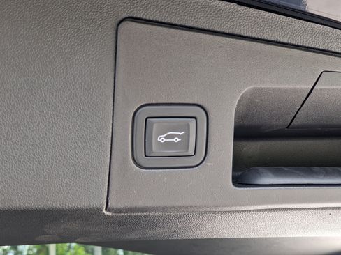 Certified 2022 Cadillac XT5 Premium Luxury w/ Technology Package image 12