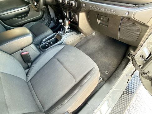 Used 2021 Jeep Wrangler Unlimited Sport image 33