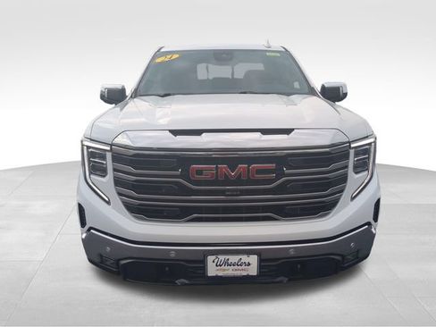 Used 2024 GMC Sierra 1500 SLT w/ SLT Premium Plus Package AWD/4WD image 10
