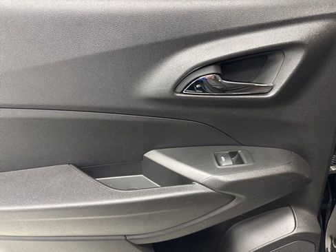 Used 2024 Chevrolet Trax LT image 24