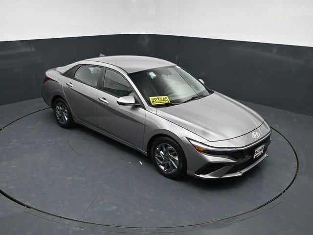 Used 2024 Hyundai Elantra SEL FWD image 49