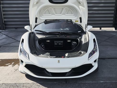 Used 2021 Ferrari F8 Tributo image 8