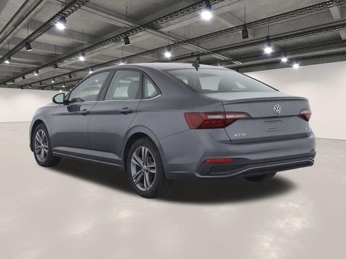 Used 2024 Volkswagen Jetta SE FWD image 3