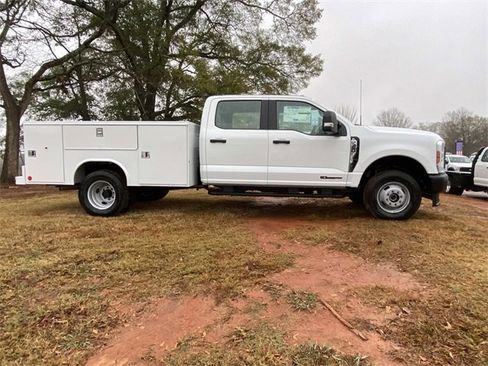 New 2026 Ford F350 XL image 2