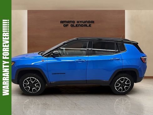 Used 2025 Jeep Compass Trailhawk AWD/4WD image 3