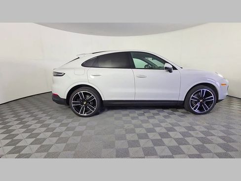 Used 2023 Porsche Cayenne Platinum Edition AWD/4WD image 36