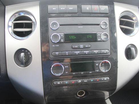 Used 2011 Ford Expedition EL Limited image 28