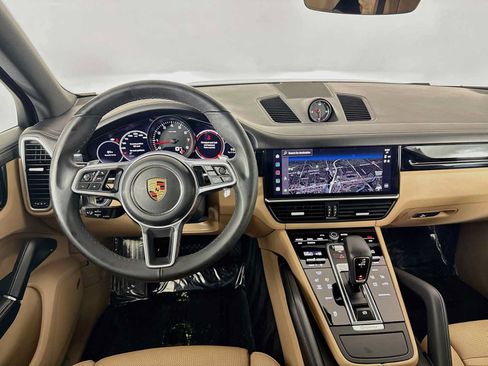 Certified 2023 Porsche Cayenne AWD/4WD image 24