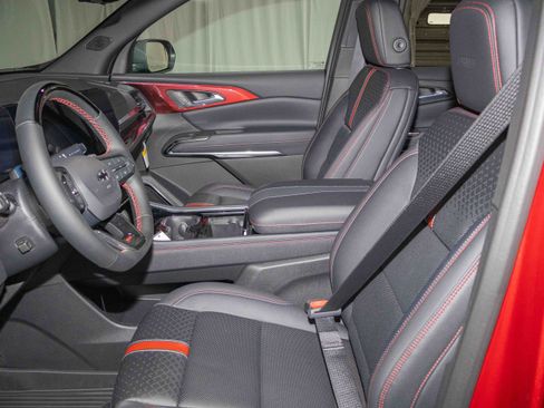 New 2026 Chevrolet Traverse RS w/ LPO, Floor Liner Package image 9