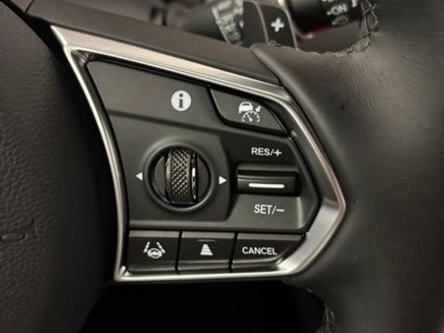 Used 2025 Acura RDX SH-AWD image 20