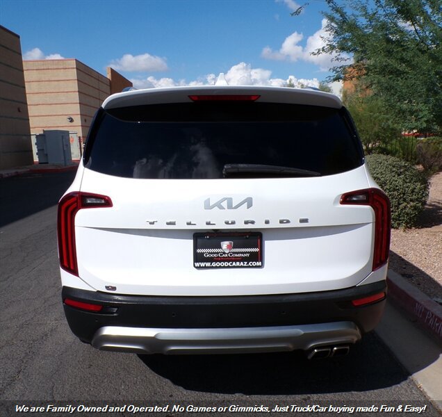 Used 2022 Kia Telluride EX w/ EX Premium Package FWD image 4