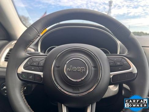 Used 2019 Jeep Compass Latitude image 11