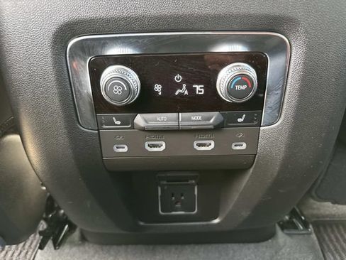 Used 2024 GMC Yukon Denali Ultimate AWD/4WD image 20