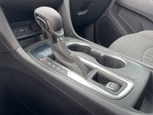 Used 2024 Chevrolet Equinox LT FWD image 21
