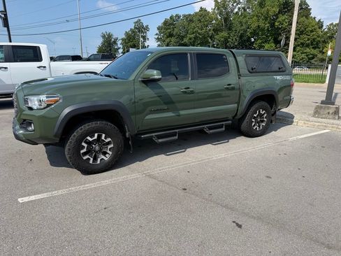 Used 2021 Toyota Tacoma TRD Off-Road AWD/4WD image 1