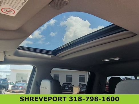 Certified 2022 GMC Sierra 2500 Denali w/ Denali Black Diamond Edition AWD/4WD image 19