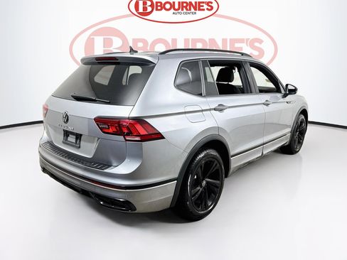 Used 2023 Volkswagen Tiguan SE R-Line FWD image 11
