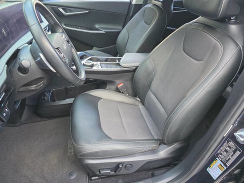 Used 2022 Kia EV6 Light RWD image 14