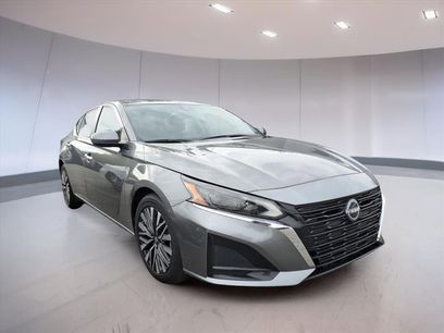 Used 2023 Nissan Altima 2.5 SV