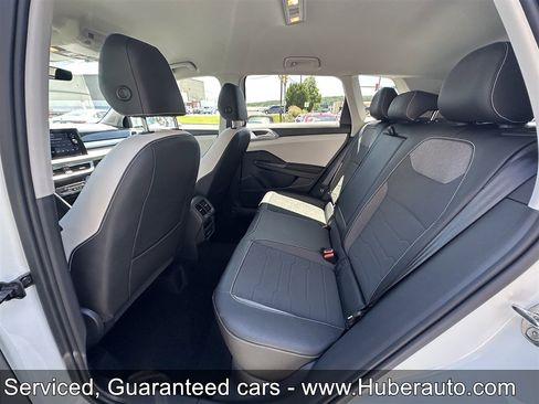 Used 2026 Volkswagen Taos SE AWD/4WD image 12