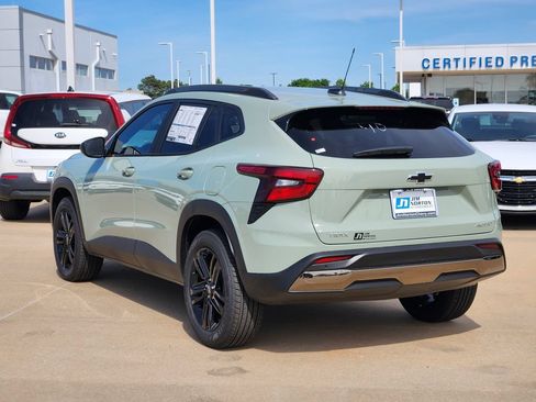 New 2026 Chevrolet Trax ACTIV w/ Sunroof Package FWD image 4
