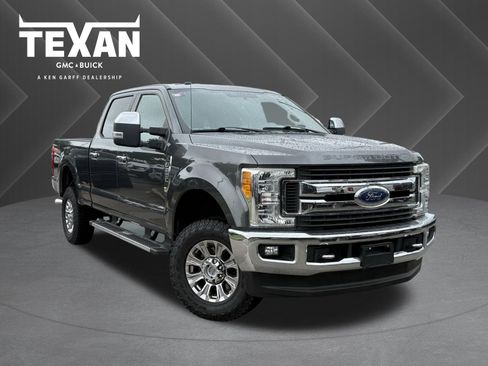 Used 2017 Ford F250 XLT w/ XLT Premium Package AWD/4WD image 1