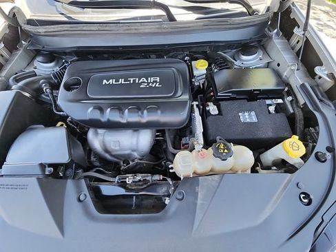 Used 2019 Jeep Cherokee Latitude Plus AWD/4WD image 21