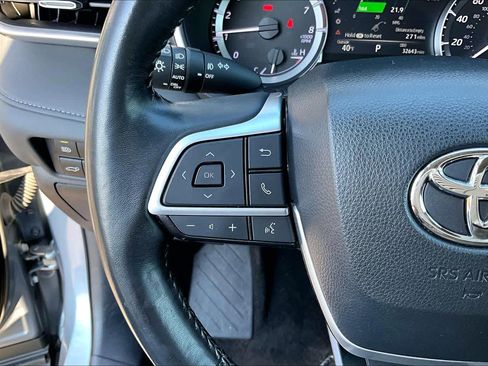Certified 2023 Toyota Highlander XLE image 23