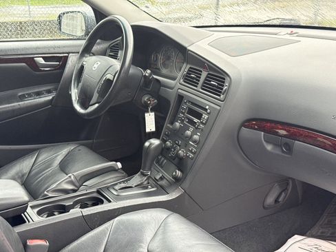 Used 2004 Volvo V70 2.5T image 28