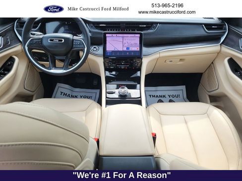 Used 2025 Jeep Grand Cherokee L Limited w/ Black Appearance Package AWD/4WD image 10