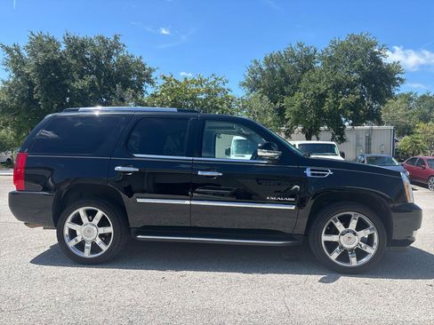 Used 2014 Cadillac Escalade Luxury AWD/4WD image 4