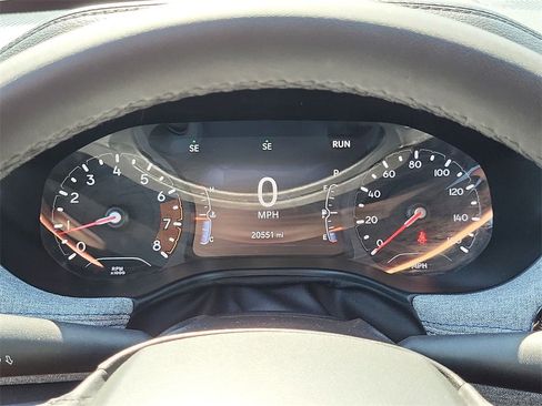 Used 2024 Jeep Compass Latitude image 10