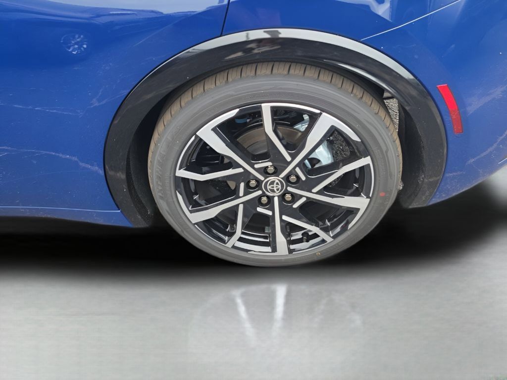 New 2026 Toyota Prius Plug-In Hybrid FWD image 5