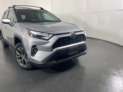 Used 2022 Toyota RAV4 XLE Premium AWD/4WD image 2