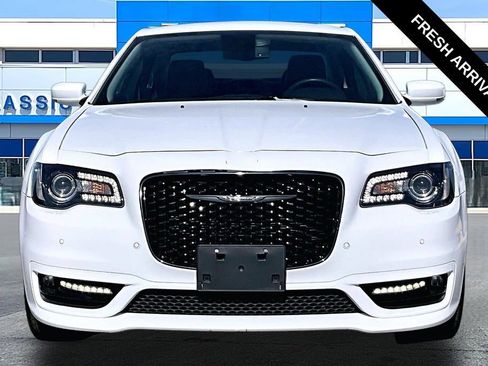 Used 2023 Chrysler 300 Touring L w/ Comfort Group AWD/4WD image 18
