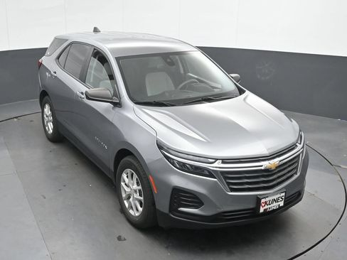 Used 2023 Chevrolet Equinox LS w/ LS Convenience Package FWD image 32