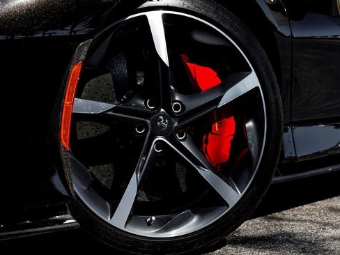 Used 2022 Ferrari SF90 Spider image 10