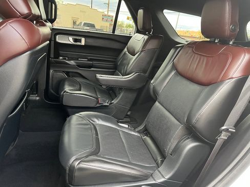 Used 2020 Ford Explorer Platinum image 31