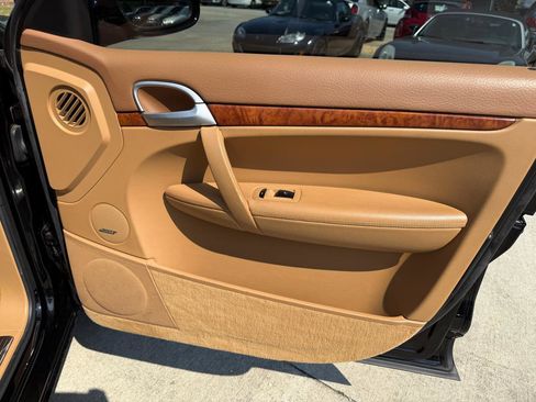 Used 2005 Porsche Cayenne S AWD/4WD image 28