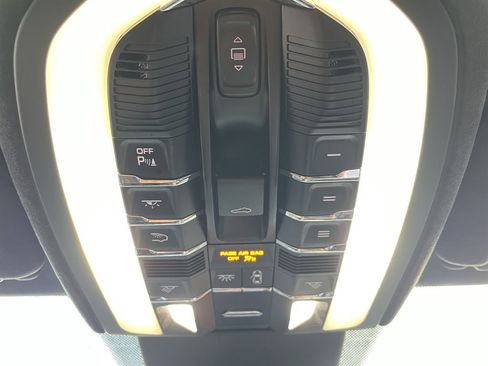 Used 2016 Porsche Cayenne GTS image 33