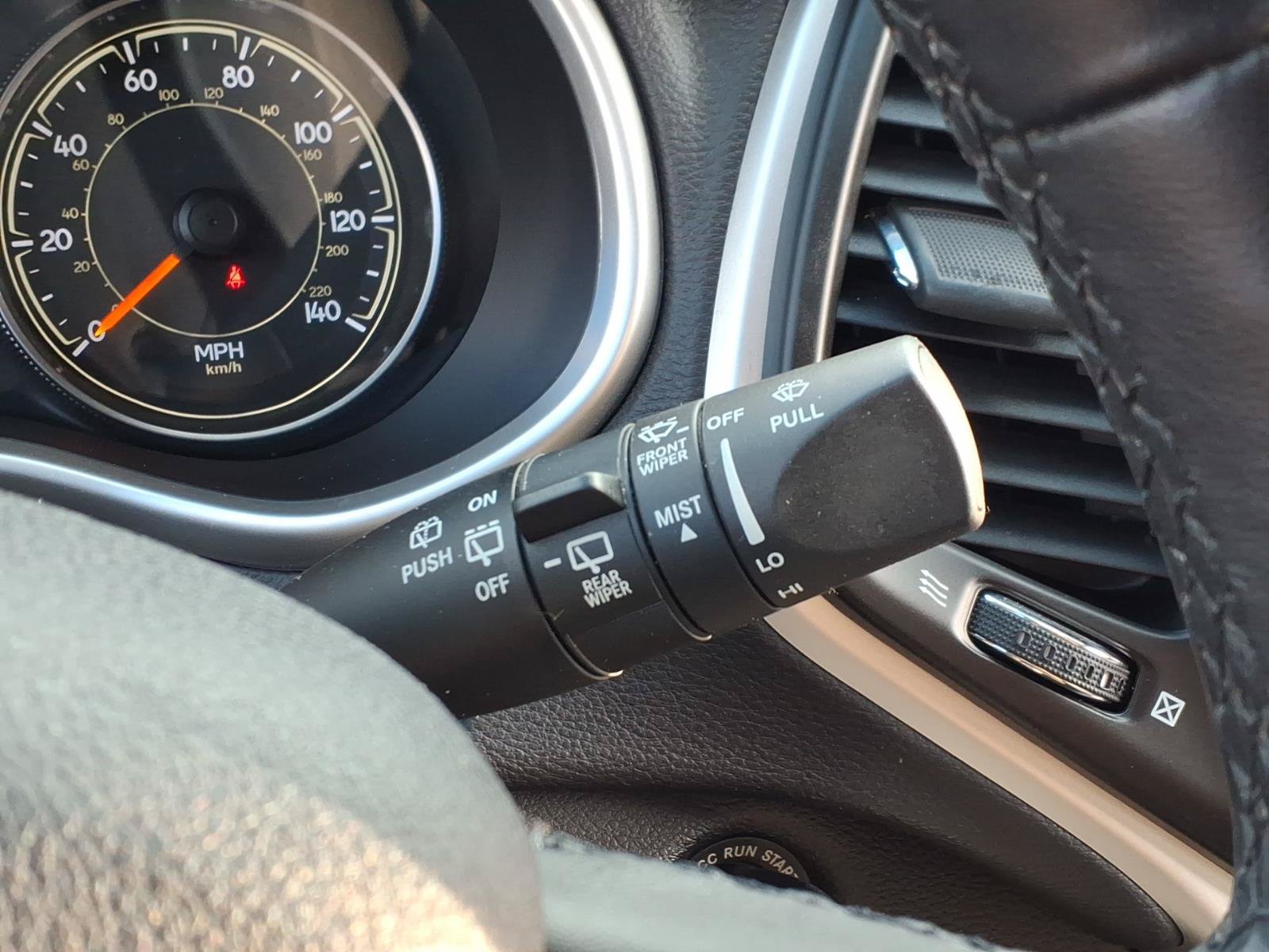 Used 2015 Jeep Cherokee Latitude AWD/4WD image 29