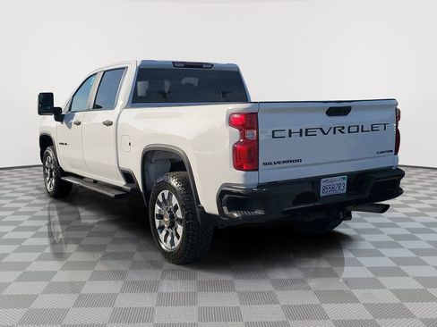 Used 2023 Chevrolet Silverado 2500 Custom w/ Custom Value Package image 4