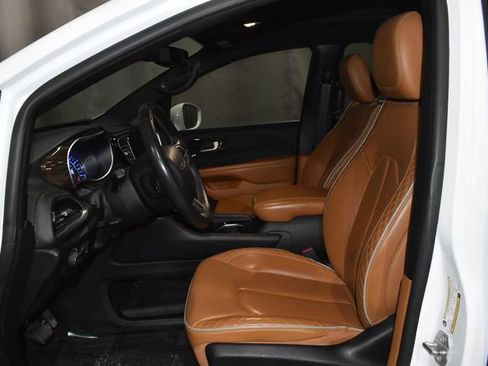 Used 2022 Chrysler Pacifica Pinnacle image 12