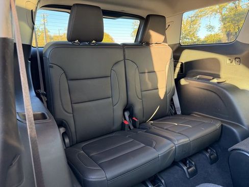 Used 2023 GMC Acadia SLT image 19