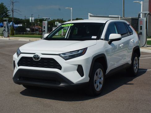 Used 2023 Toyota RAV4 LE AWD/4WD image 22