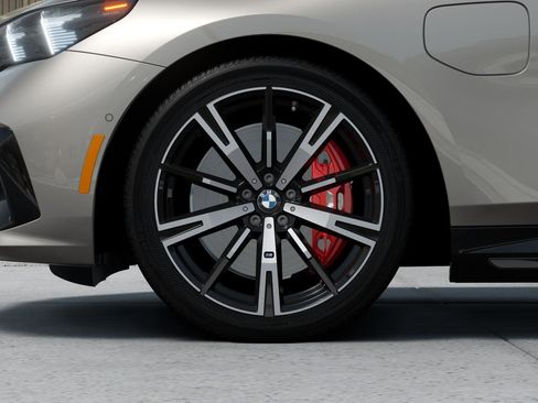 New 2026 BMW 550e xDrive image 7