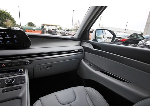 Certified 2025 Hyundai Palisade SEL FWD image 13