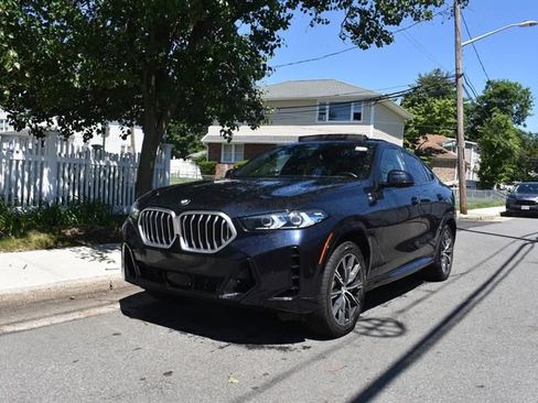 Used 2025 BMW X6 xDrive40i AWD/4WD image 2